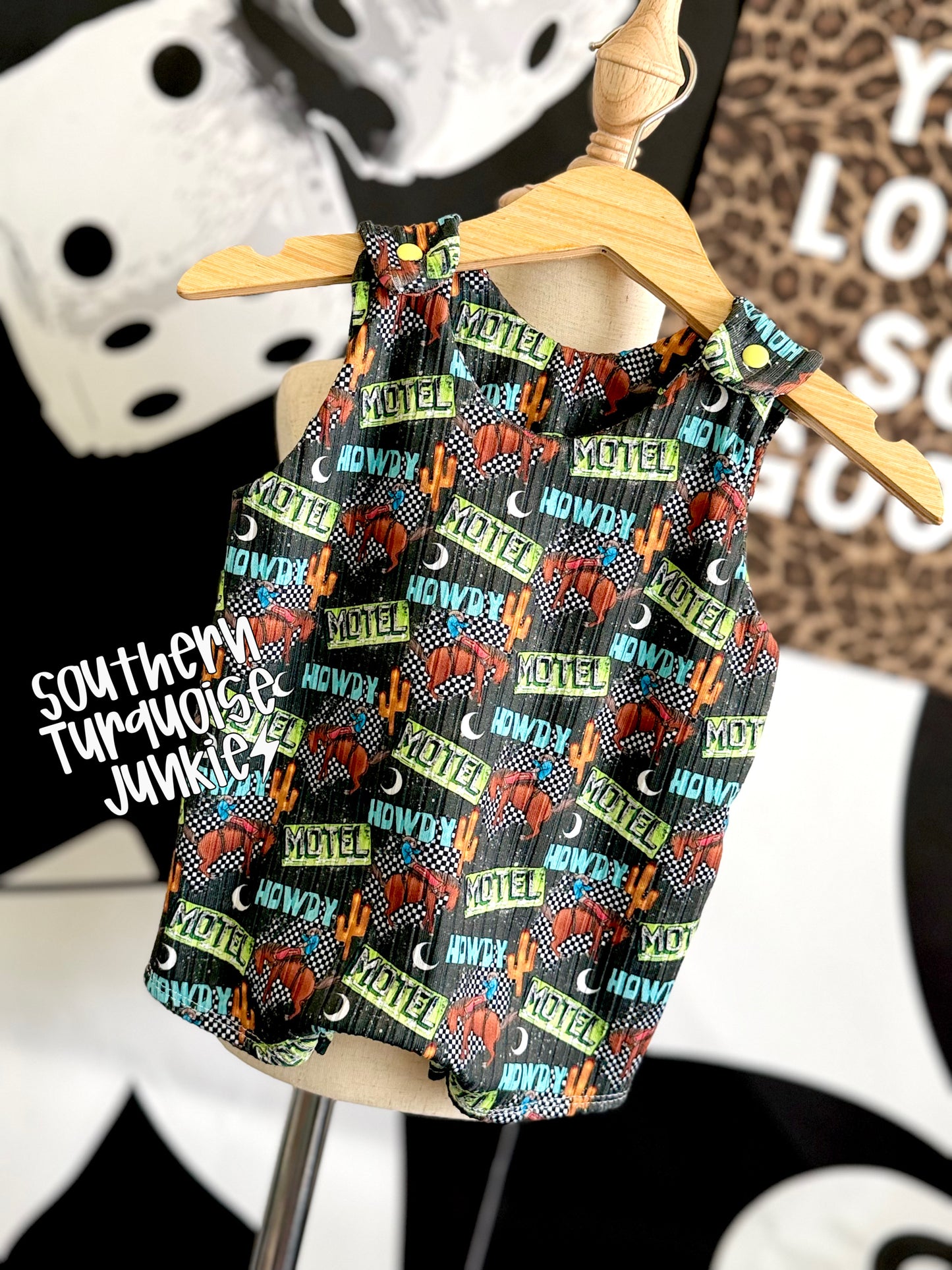 HOWDY MOTEL SNAP ROMPER-NB