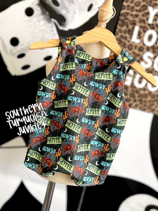 HOWDY MOTEL SNAP ROMPER-NB